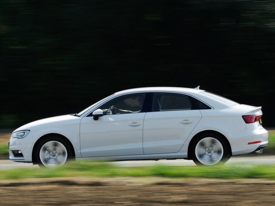  Audi A3 Sedan 2.0 TFSI (8V) 2013 года  (UK) (фото 15 из 17)
